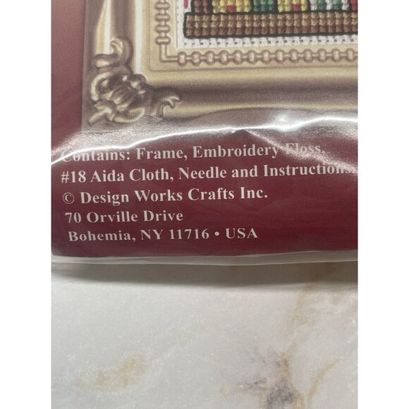 Design Works Christmas Wreath Gifts counted cross stitch picture kit 2” x 3” New - Picture 3 of 4